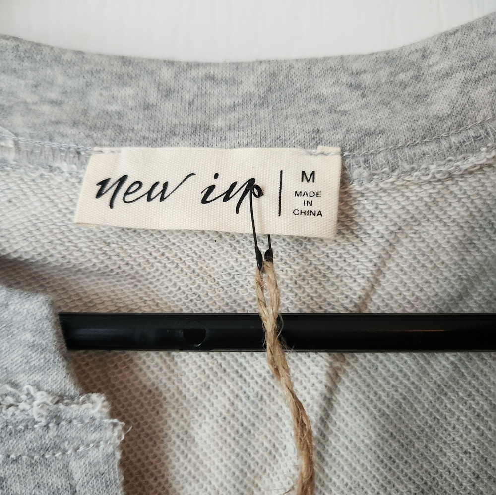 New In Sweater - Picture 2 of 3
